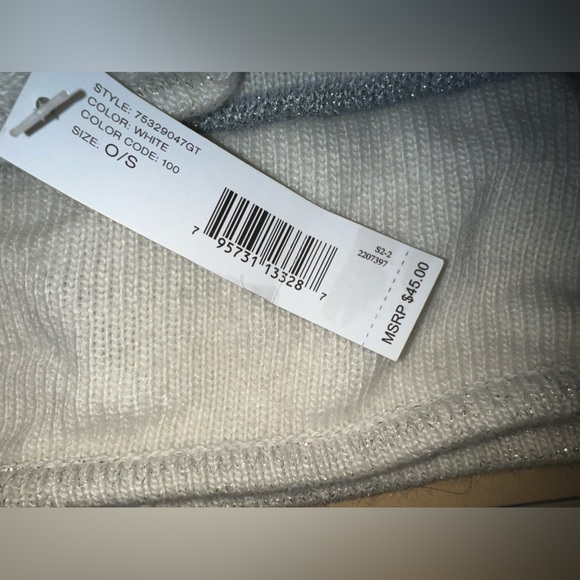 White DNKY Hat and Fingerless Glove set - Picture 4 of 4